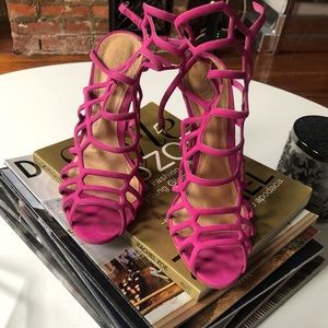 Classic Shcutz shoes size 9